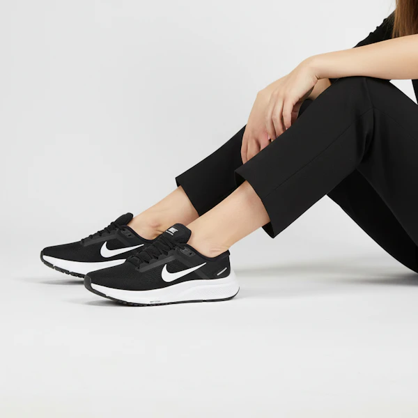 (W) Nike Air Zoom Struktur 24 Hitam Putih DA8570-001 Order (W) Nike Air Zoom Struktur 24 Hitam Putih DA8570-001