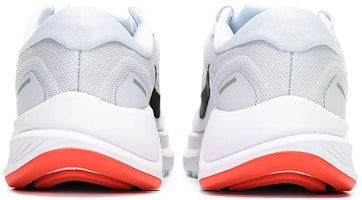 (W) Nike Air Zoom Structure 24 Putih Ember DA8570-100 Lookbook (W) Nike Air Zoom Structure 24 Putih Ember DA8570-100