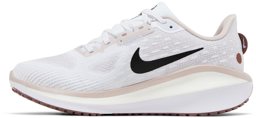 (W) Nike Air Zoom Vomero 17 'Platino Violeta Negro' FB8502-010 Lookbook (W) Nike Air Zoom Vomero 17 'Platino Violeta Negro' FB8502-010