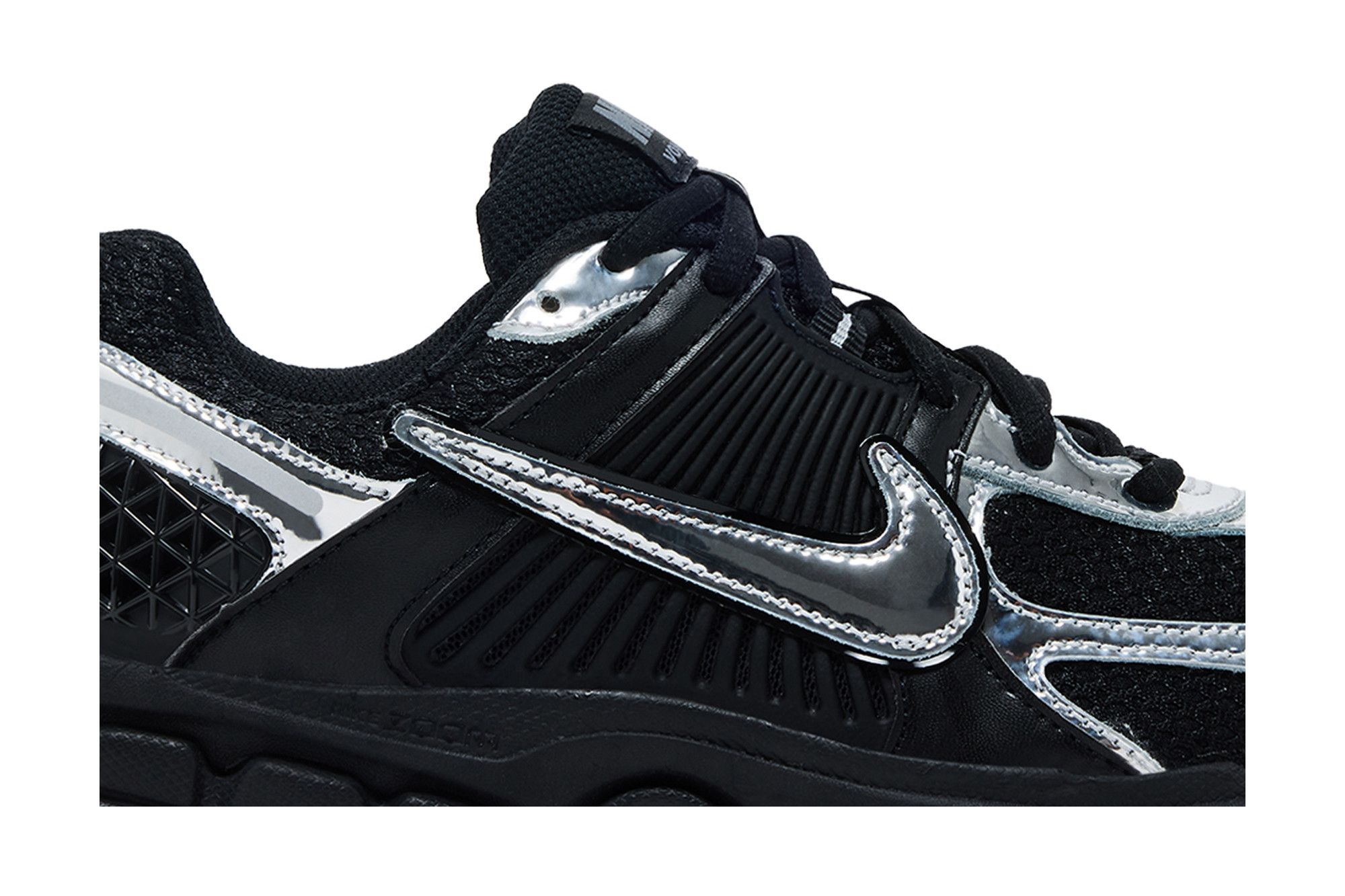 Lookbook (W) 耐克Air Zoom Vomero 5 “黑色金属银” IV4311-002