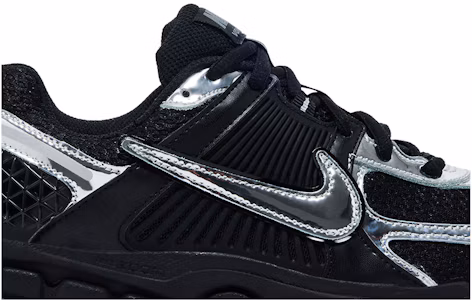 Lookbook (W) Nike Air Zoom Vomero 5 ''Hitam Perak Metalik'' IV4311-002