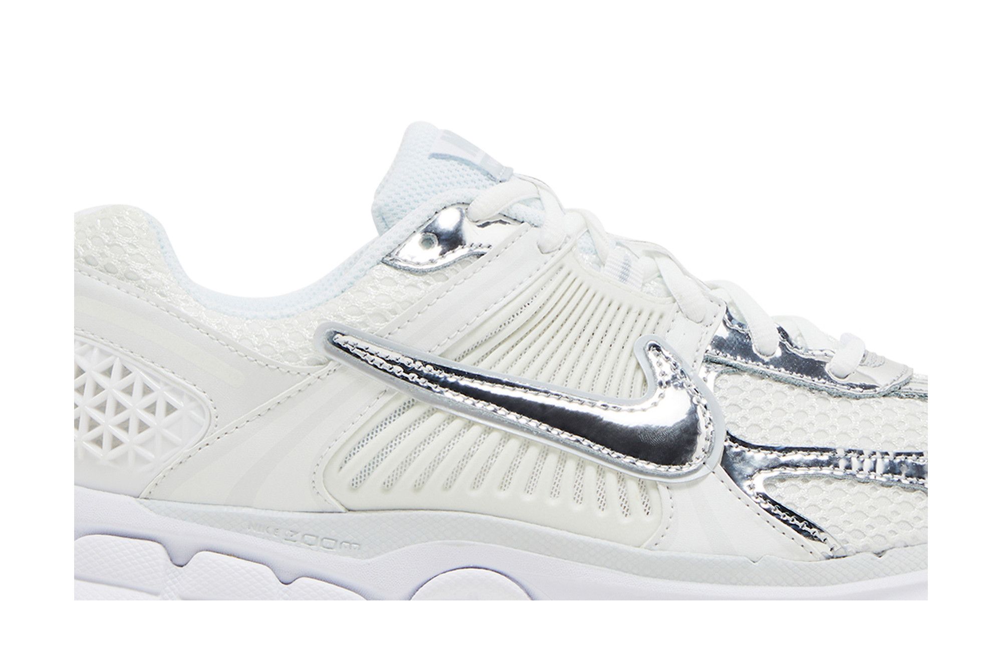 Lookbook (W) Nike Air Zoom Vomero 5 'Hujung Krom' HF7723-100