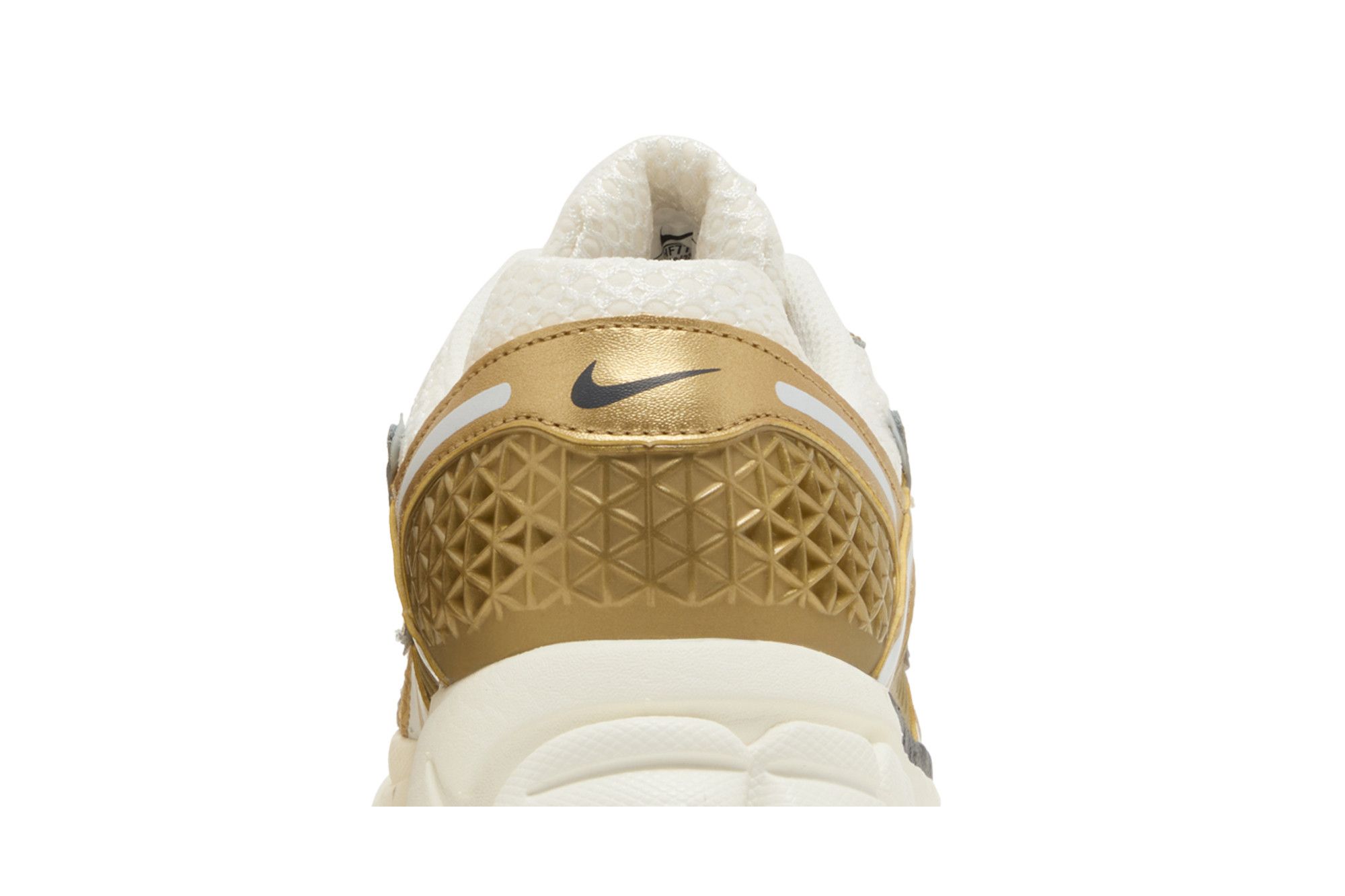 Sizing (W) Nike Air Zoom Vomero 5 'Emas Metalik' HF7723-001