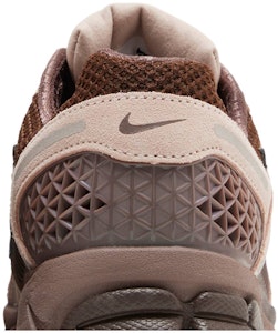 (女款)Nike Air Zoom Vomero 5 'Plum Eclipse' FV1166-200 Sizing (女款)Nike Air Zoom Vomero 5 'Plum Eclipse' FV1166-200