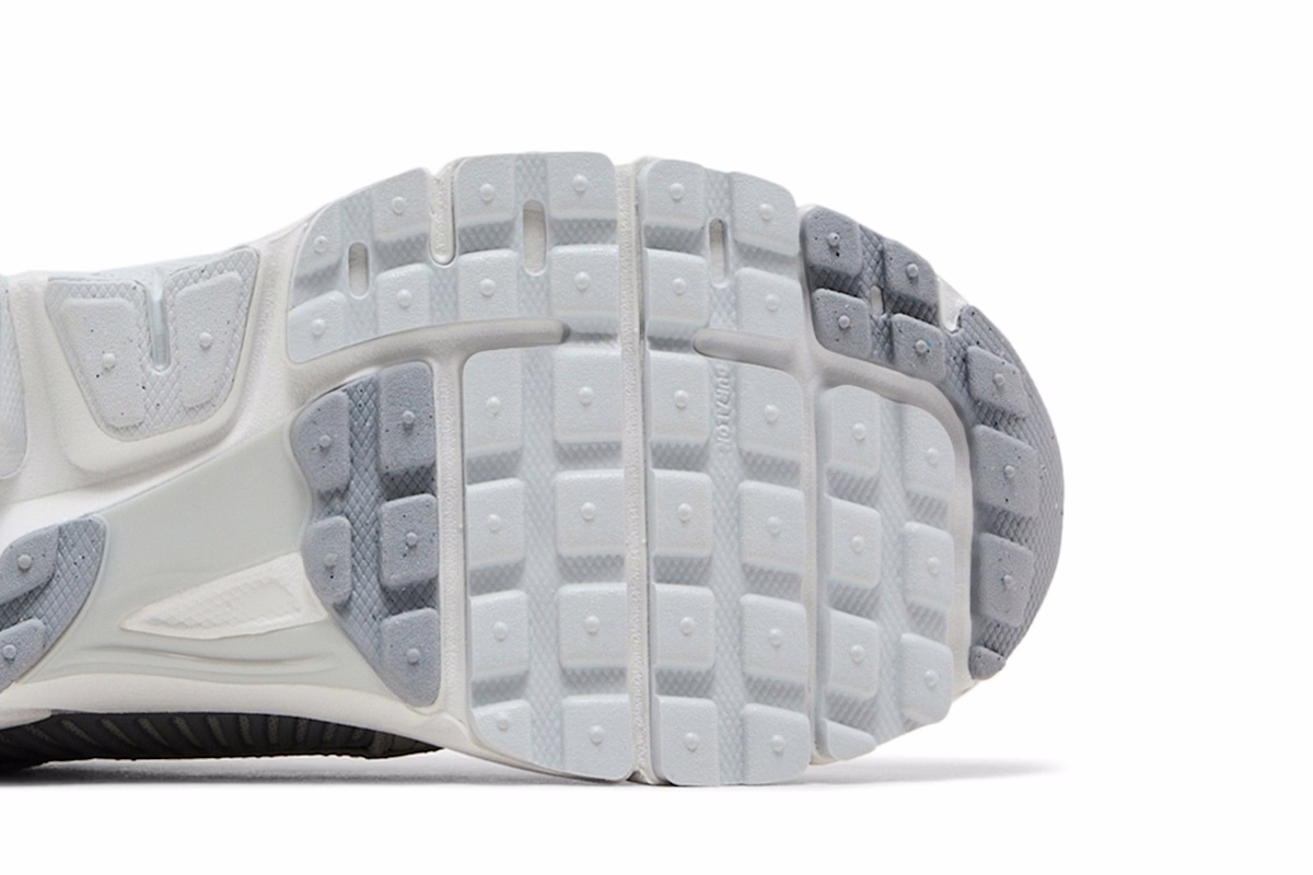 (Women) Nike Air Zoom Vomero 5 'Pure Platinum'