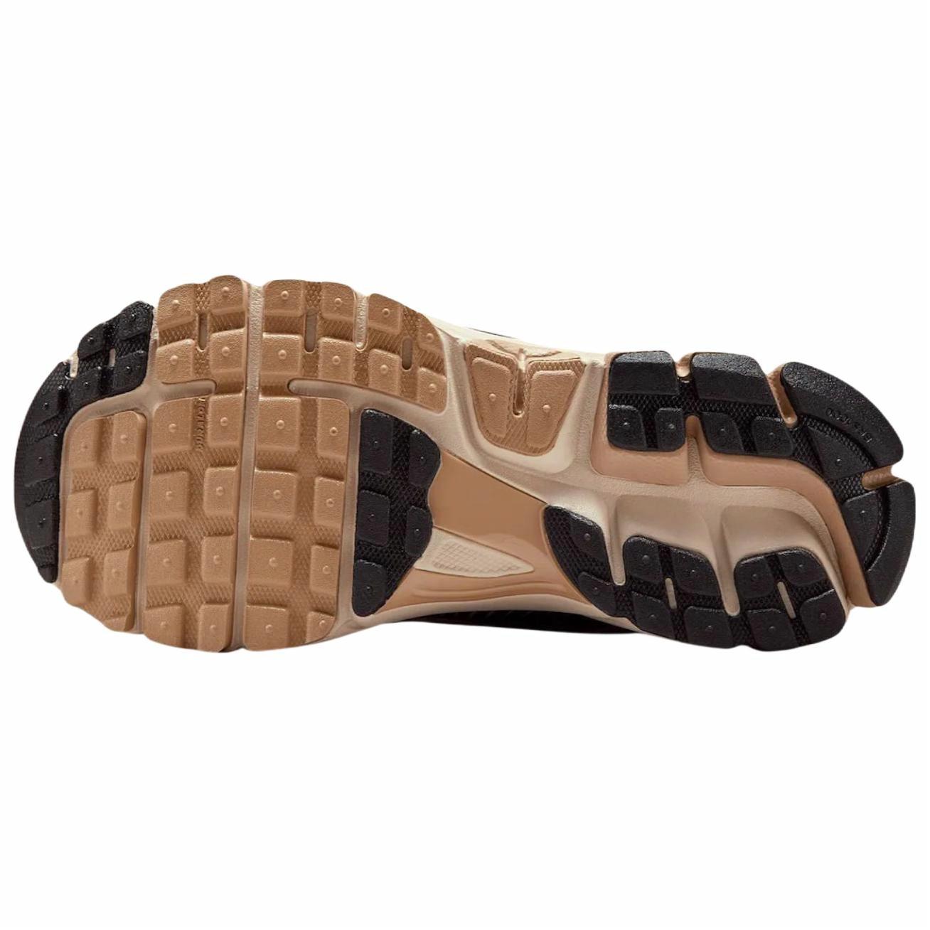 Shop (W) Nike Air Zoom Vomero 5 'Sanddrift' Sepatu Olahraga Pria FJ2028-106