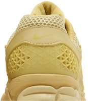 (W) 耐克Air Zoom Vomero 5 '土星金' FQ7079-700 Sizing (W) 耐克Air Zoom Vomero 5 '土星金' FQ7079-700