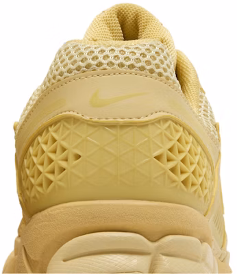 (W) 耐克Air Zoom Vomero 5 '土星金' FQ7079-700 Sizing (W) 耐克Air Zoom Vomero 5 '土星金' FQ7079-700