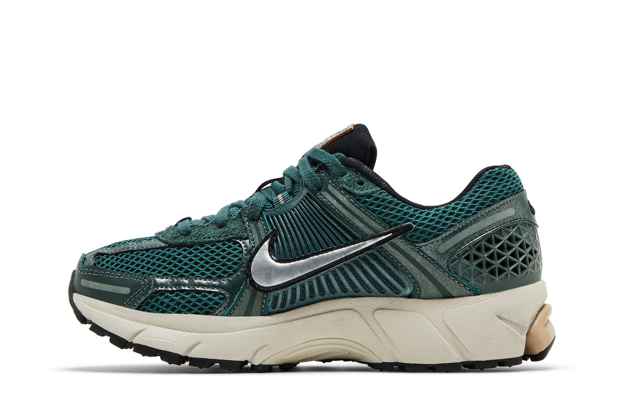 Lookbook (W) Nike Air Zoom Vomero 5 'Vintage Green' Pria/Wanita Sepatu Olahraga Terbaru FN6742-300