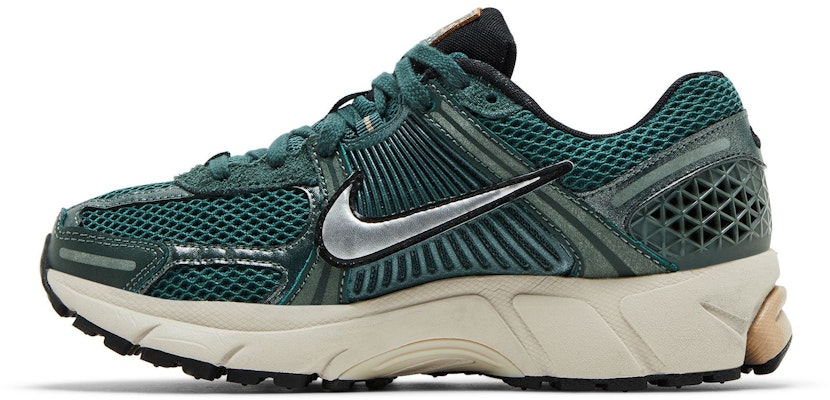 (W) Nike Air Zoom Vomero 5 'Verde Vintage' FN6742-300 Lookbook (W) Nike Air Zoom Vomero 5 'Verde Vintage' FN6742-300