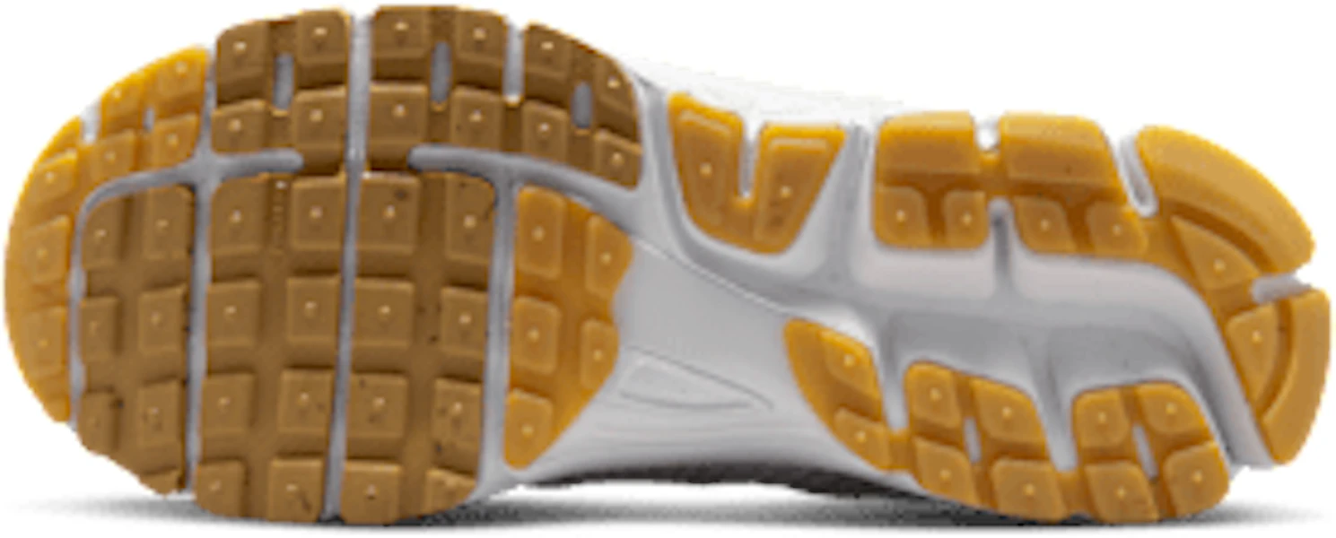 (W) Nike Air Zoom Vomero 5 ''Weiß Gum'' FJ2028-104 Lookbook (W) Nike Air Zoom Vomero 5 ''Weiß Gum'' FJ2028-104