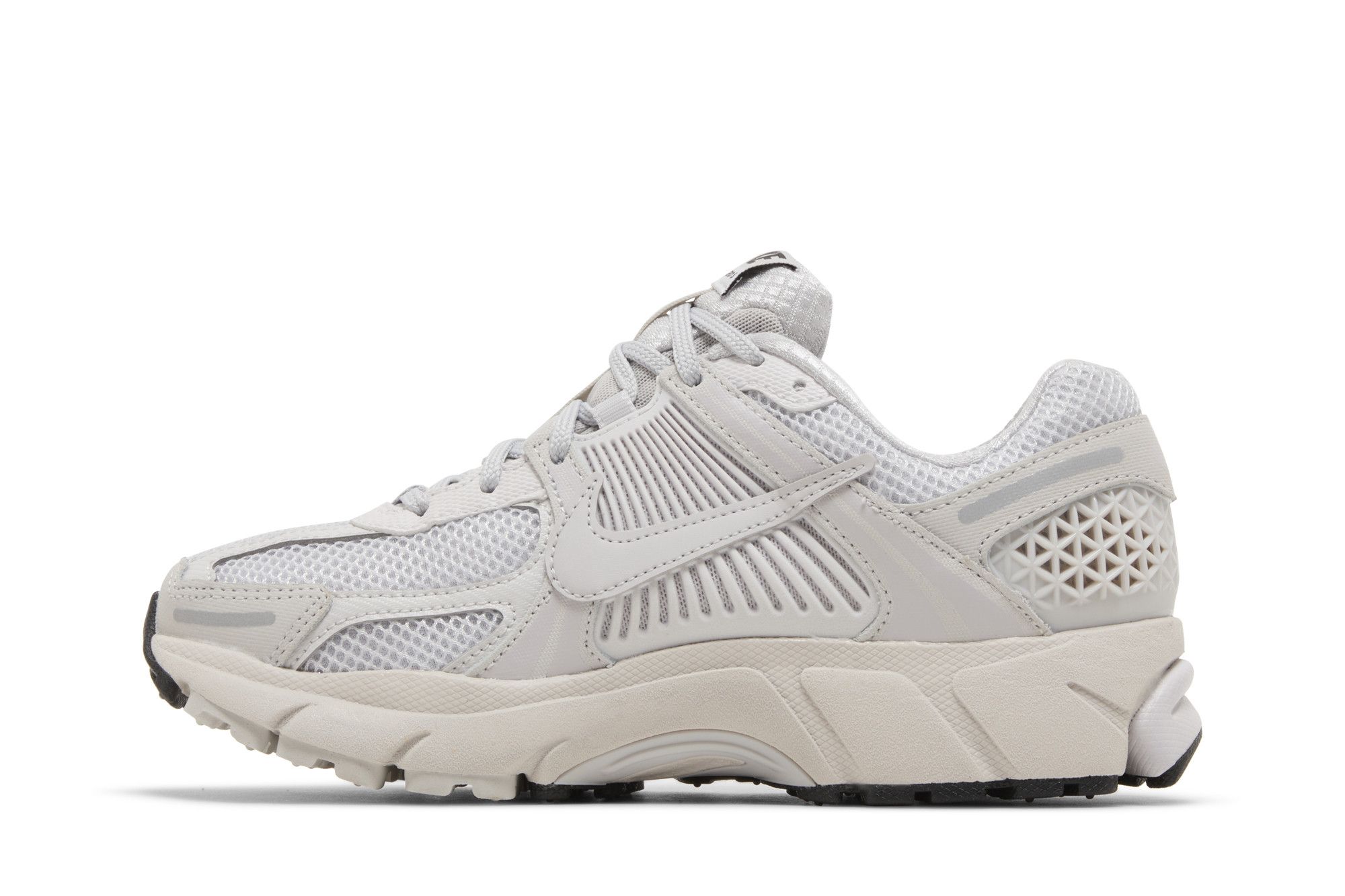 Shop (W) Nike Air Zoom Vomero 5 'Putih Abu-Abu' FQ7079-100