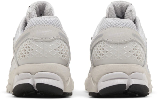 (W) Nike Air Zoom Vomero 5 'Putih Abu-Abu' FQ7079-100 Sizing (W) Nike Air Zoom Vomero 5 'Putih Abu-Abu' FQ7079-100