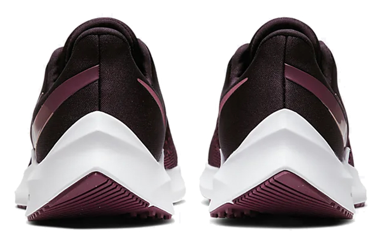 Shop Nike Zoom Winflo 6 Shield 低筒 跑步鞋 女款 勃艮第紅