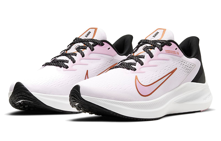 Lookbook （女）Nike Air Zoom Winflo 7「淺北極粉」CJ0302-501