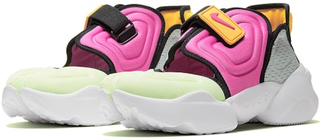 (女性)Nike Aqua Rift 'Volt Fuchsia' CW7164-700 Lookbook (女性)Nike Aqua Rift 'Volt Fuchsia' CW7164-700
