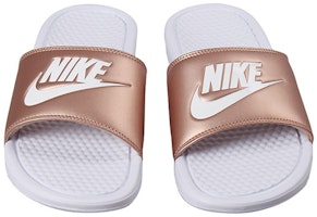 Nike Benassi 運動滑鞋 女性款 玫瑰金色 Lookbook Nike Benassi 運動滑鞋 女性款 玫瑰金色