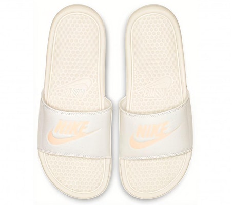 (W) Nike Benassi JDI Cetakan Fesyen Selipar Putih Merah Jambu 'White Pink' 618919-021 Lookbook (W) Nike Benassi JDI Cetakan Fesyen Selipar Putih Merah Jambu 'White Pink' 618919-021