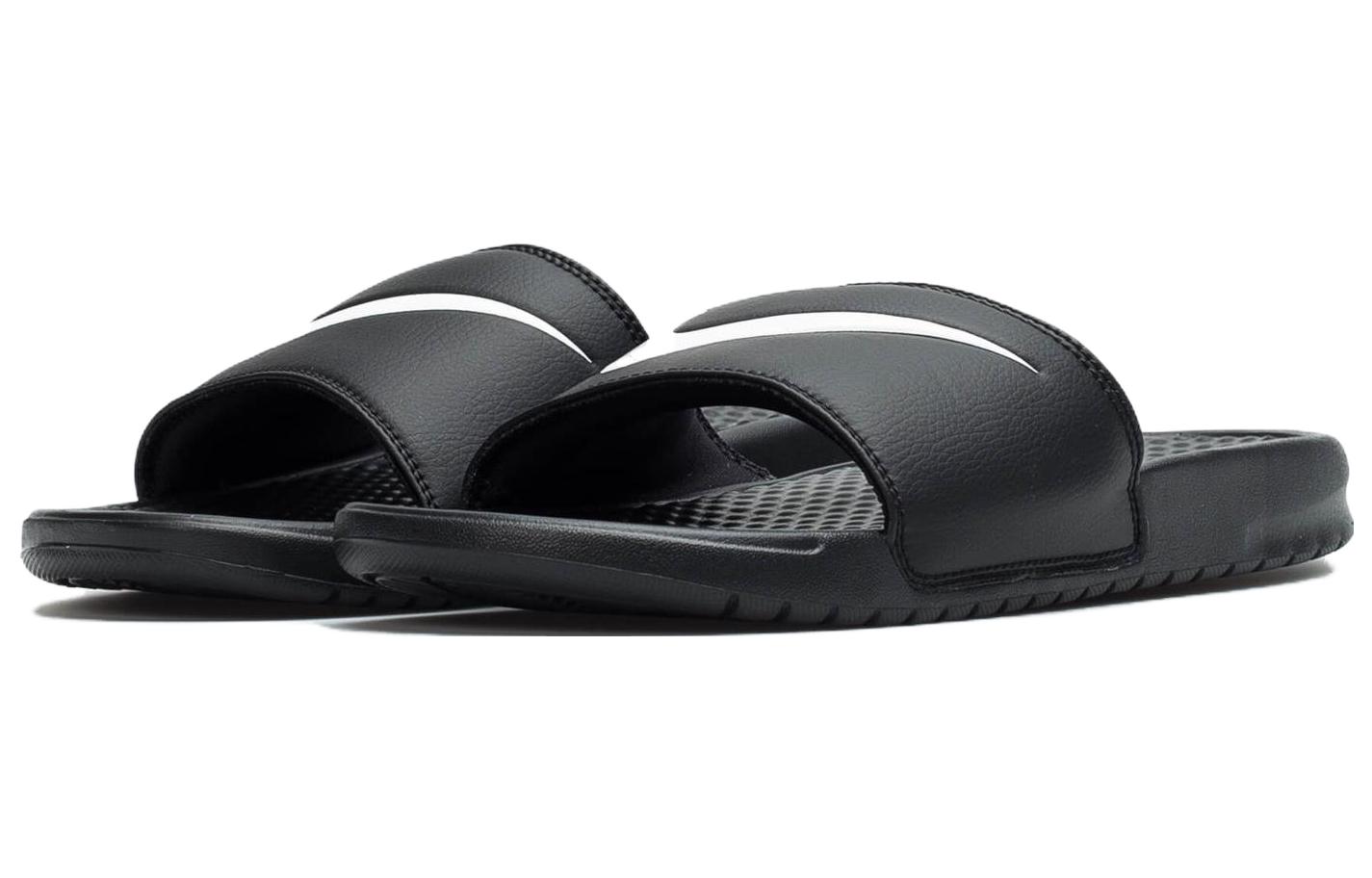 Lookbook (W) Nike Benassi Swoosh Fesyen Selipar Hitam Putih 'Black White' 312432-010