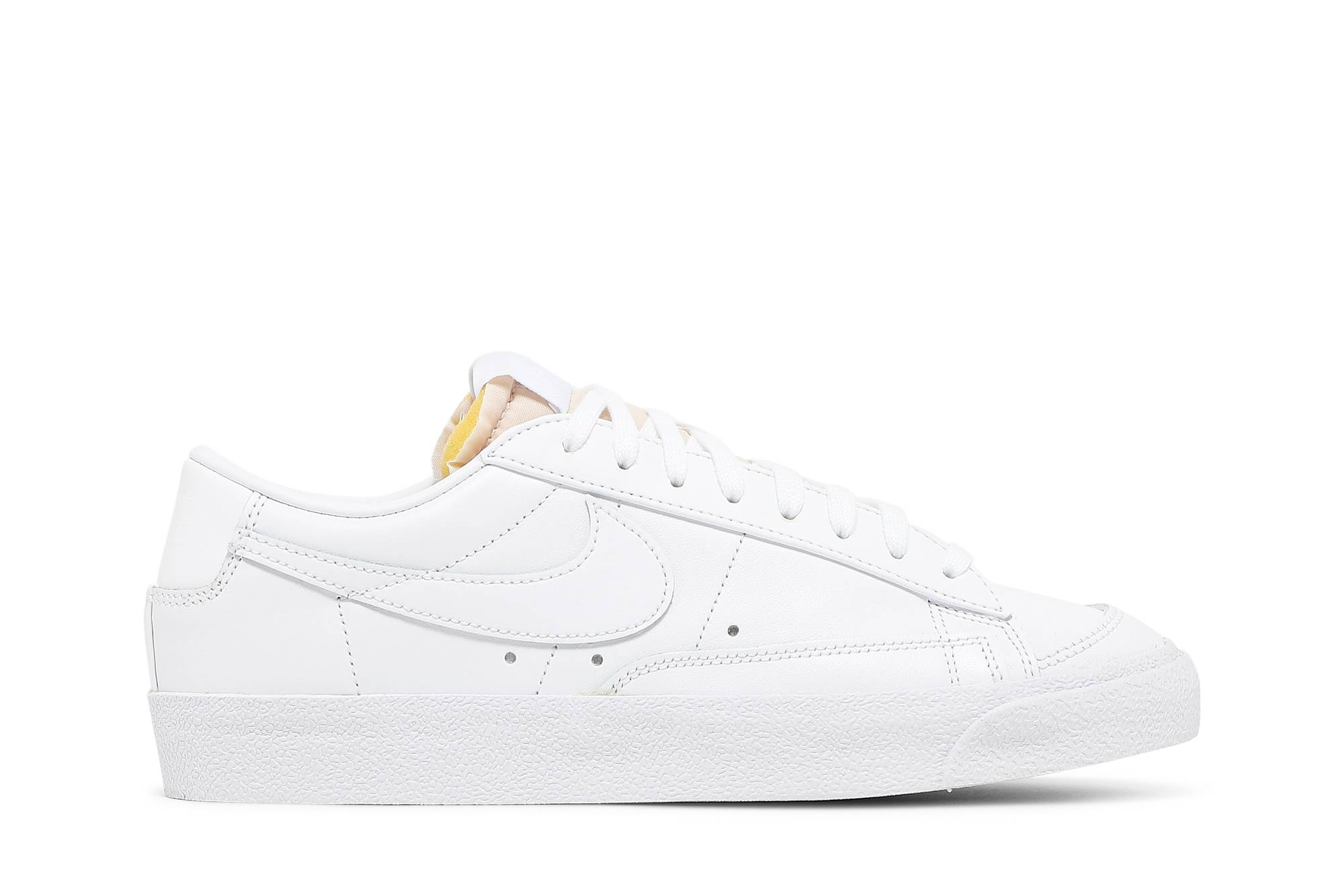 (Women) Nike Blazer Low ’77 ‘Triple White’ DC4769-101