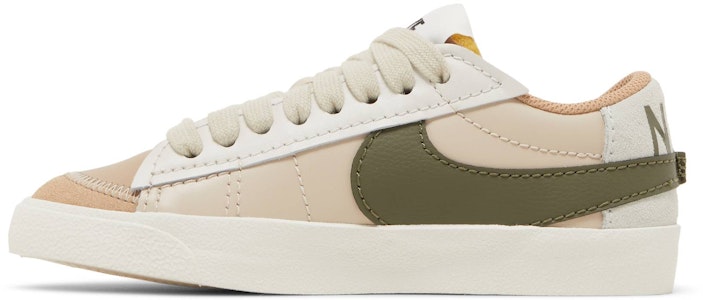 (W) Nike Blazer Low '77 Jumbo 'Sand Drift Medium Olive' - Pasir Zaitun Rendah. DQ1470-105 Lookbook (W) Nike Blazer Low '77 Jumbo 'Sand Drift Medium Olive' - Pasir Zaitun Rendah. DQ1470-105
