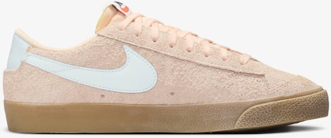 (W) Nike Blazer Low '77 Vintage 'Crimson Tint Gum' Rosa Goma FQ8060-800 Lookbook (W) Nike Blazer Low '77 Vintage 'Crimson Tint Gum' Rosa Goma FQ8060-800