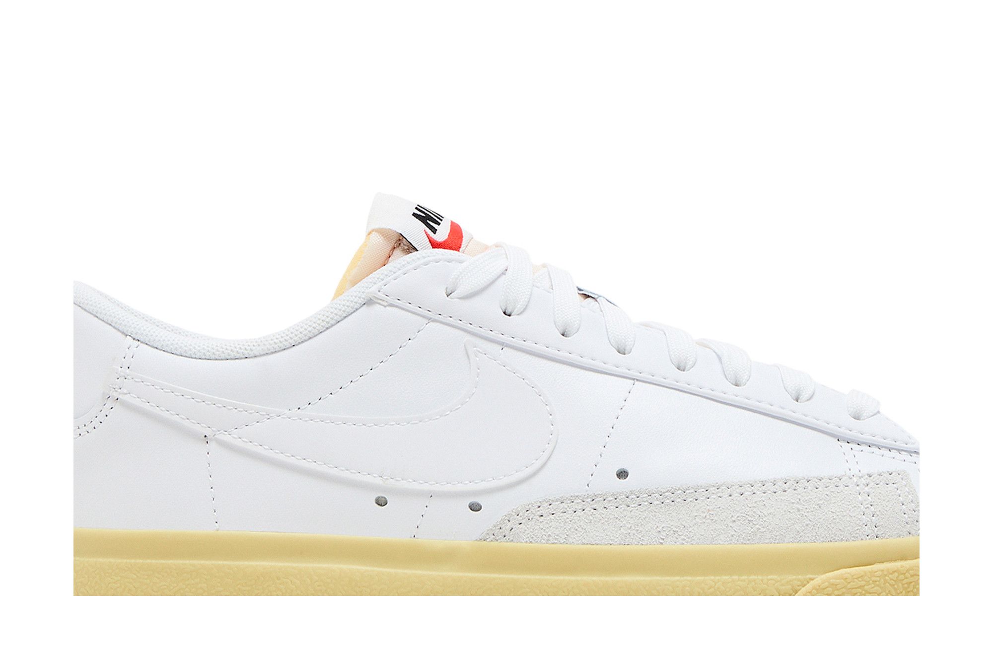 Order (W) Nike Blazer Low Platform ''Blanc Lemon Wash'' DJ0292-109