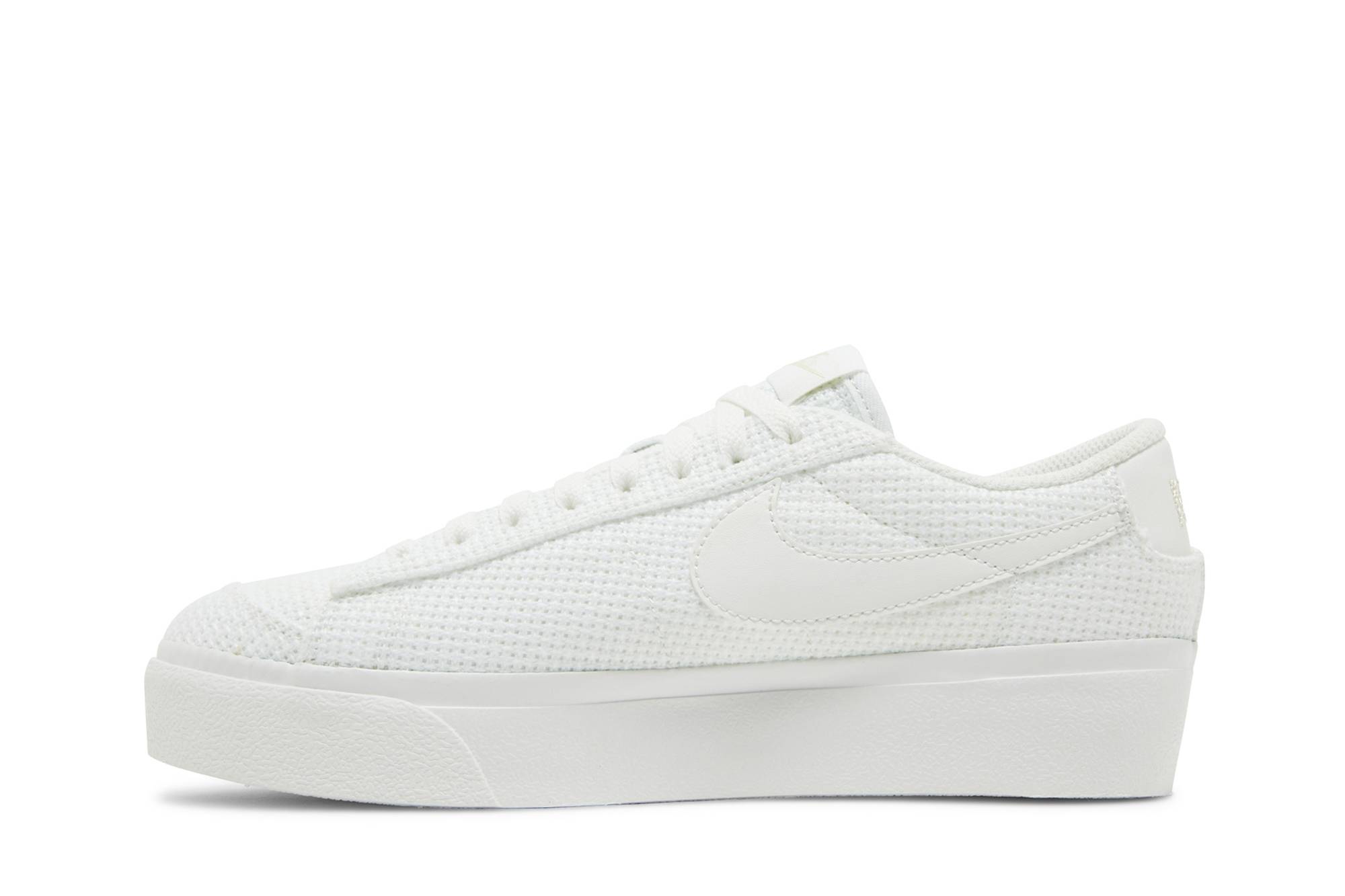 Lookbook （女性）Nike Blazer Low Platform Essential ‘Summit White Woven’ DN0744-100