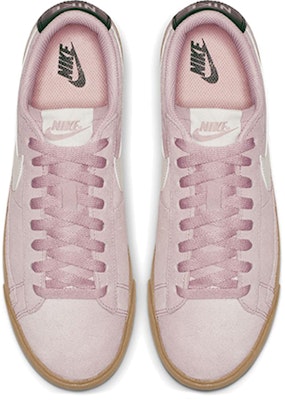 (W) Nike Blazer Low SD 'Plum Chalk' Wanita Ungu Muda AV9373-500 Lookbook (W) Nike Blazer Low SD 'Plum Chalk' Wanita Ungu Muda AV9373-500