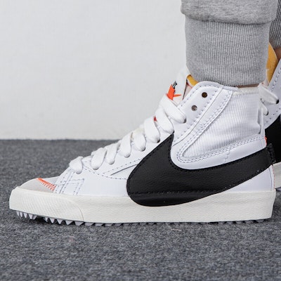 (W) ナイキ ブレーザー MID '77 ジャンボ (白/黒) DQ1471-100 Lookbook (W) ナイキ ブレーザー MID '77 ジャンボ (白/黒) DQ1471-100