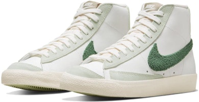 (W) Nike Blazer Mid '77 'Chenille Swoosh - Putih Hijau Gorge' DX8959-100 Lookbook (W) Nike Blazer Mid '77 'Chenille Swoosh - Putih Hijau Gorge' DX8959-100