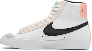 (女性) Nike Blazer Mid '77 'Have A Good Game' DO2331-101 Lookbook (女性) Nike Blazer Mid '77 'Have A Good Game' DO2331-101