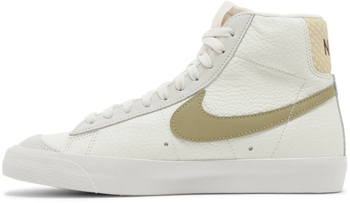 Nike Blazer Mid '77 '蟒蛇鞋跟' FD0805-100 Lookbook Nike Blazer Mid '77 '蟒蛇鞋跟' FD0805-100