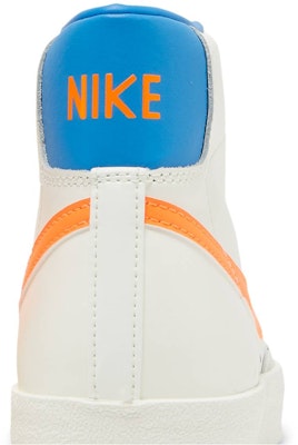 (W) Nike Blazer Mid '77 'Sail Total Orange' Pria/Wanita Sneakers DQ4692-100 Sizing (W) Nike Blazer Mid '77 'Sail Total Orange' Pria/Wanita Sneakers DQ4692-100