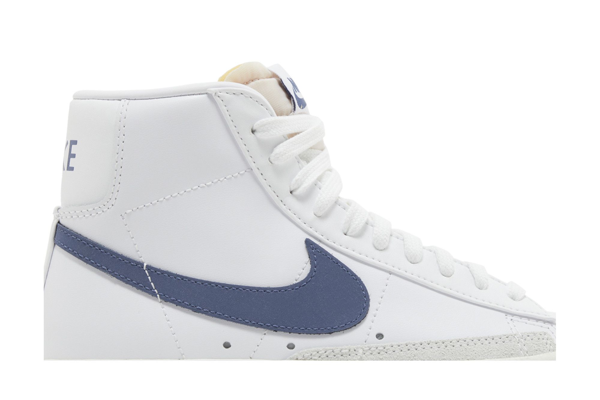 Order (W) Nike Blazer Mid ''77 ''Weiß Diffused Blue'' CZ1055-125