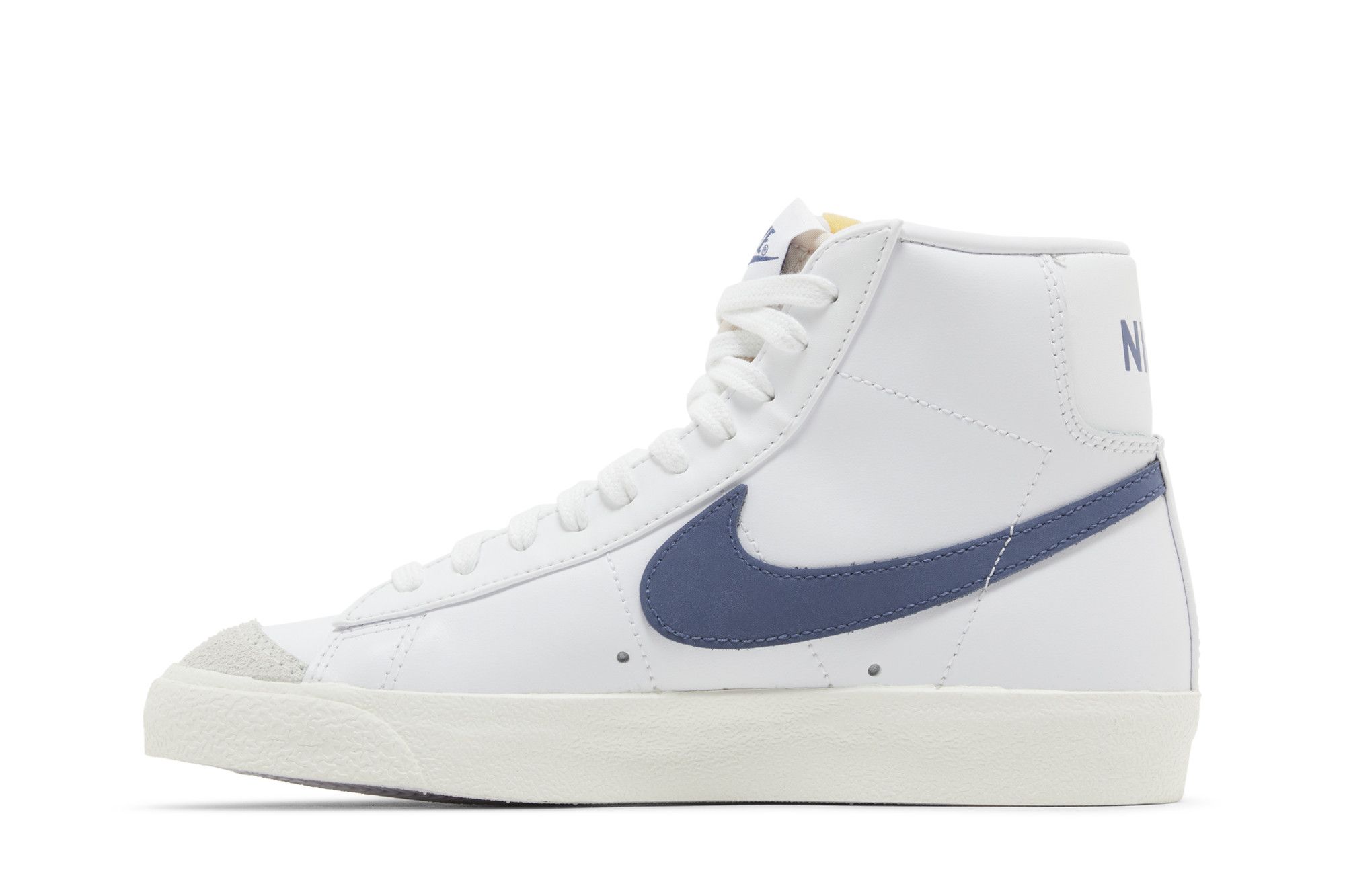 Lookbook (W) Nike Blazer Mid ''77 ''Weiß Diffused Blue'' CZ1055-125