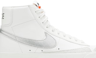 (W) Nike Blazer Mid '77 'Putih Perak Metalik' CZ1055-112 Order (W) Nike Blazer Mid '77 'Putih Perak Metalik' CZ1055-112
