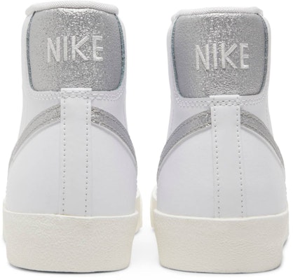 (女款)Nike Blazer Mid '77 Essential '白色金屬銀' DQ7574-100 Details for (女款)Nike Blazer Mid '77 Essential '白色金屬銀' DQ7574-100
