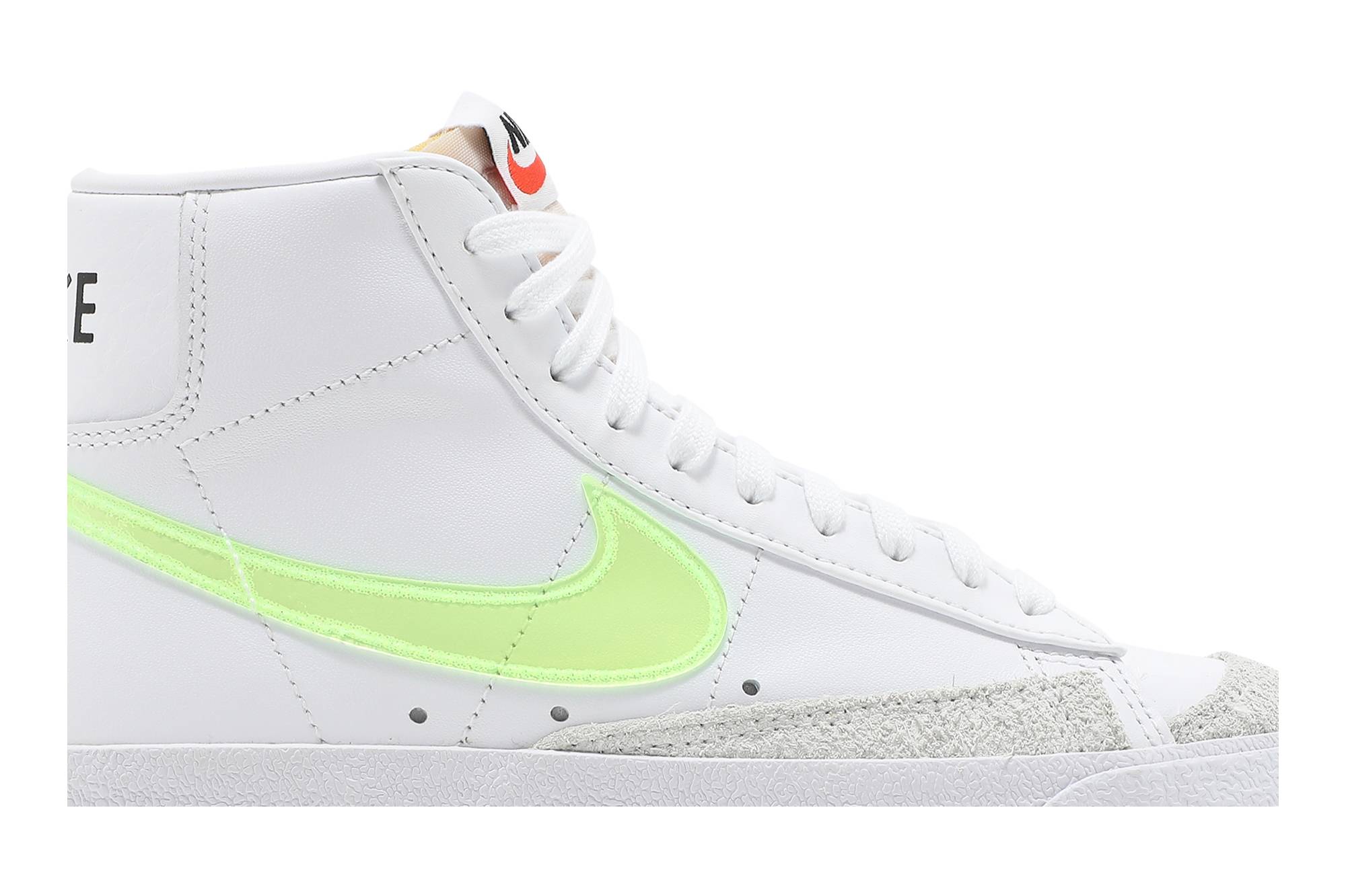 Order (W) Nike Blazer Mid '77 Essential 'Blanco Volt' DJ3050-100