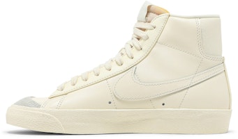 (W) Nike Blazer Mid '77 Vintage 'Leche de Coco' CZ1055-116 Lookbook (W) Nike Blazer Mid '77 Vintage 'Leche de Coco' CZ1055-116