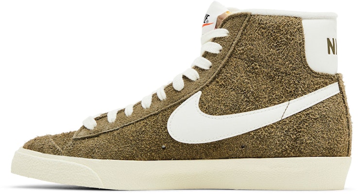 (W) Nike Blazer Mid '77 Vintage 'Olive Suede' Lelaki Wanita Kasut Suede Hijau DV7006-201 Lookbook (W) Nike Blazer Mid '77 Vintage 'Olive Suede' Lelaki Wanita Kasut Suede Hijau DV7006-201