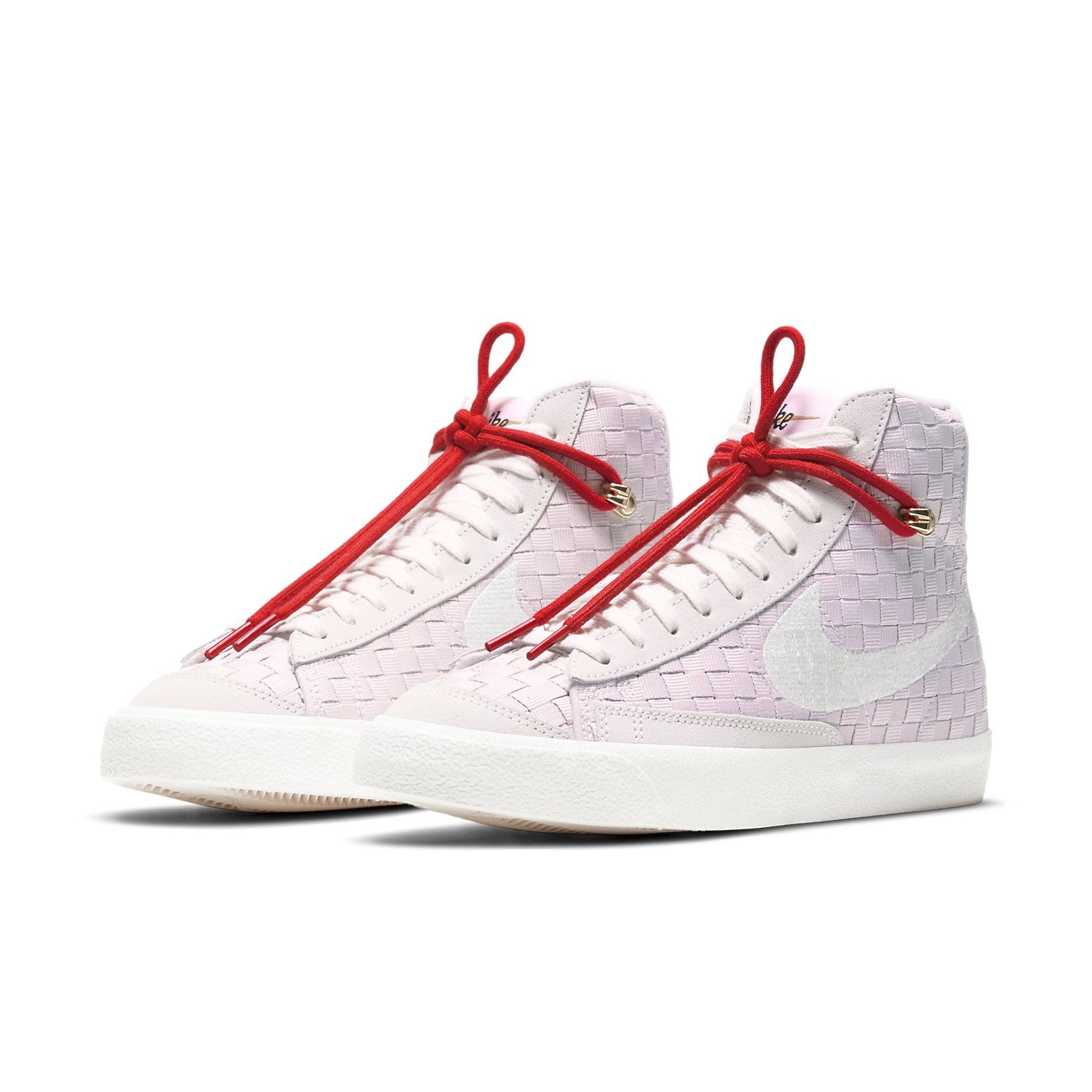 Lookbook (W) 耐克开拓者中帮'77 复古‘刺子绣’ DD5402-078