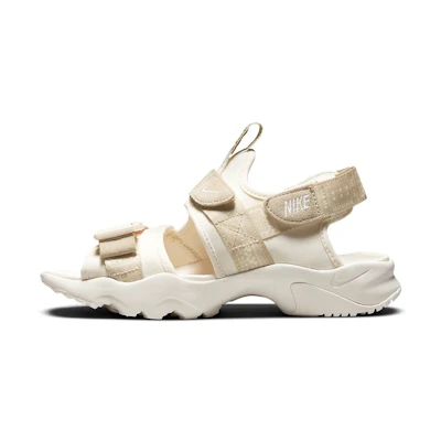 (W) Nike Canyon Sandals