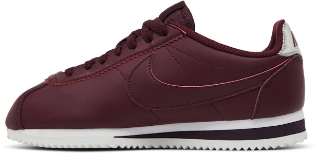 (W) Nike Classic Cortez Kulit 'Night Maroon' 807471-603 Lookbook (W) Nike Classic Cortez Kulit 'Night Maroon' 807471-603