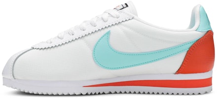 (W) 耐克经典Cortez Premium‘浅蓝色’ 905614-104 Lookbook (W) 耐克经典Cortez Premium‘浅蓝色’ 905614-104