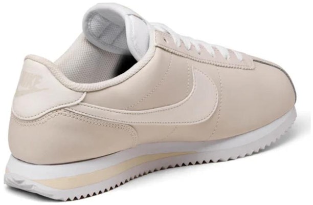 (W) Nike Classic Cortez Premium 'Hueso Claro' AR5696-003 Lookbook (W) Nike Classic Cortez Premium 'Hueso Claro' AR5696-003