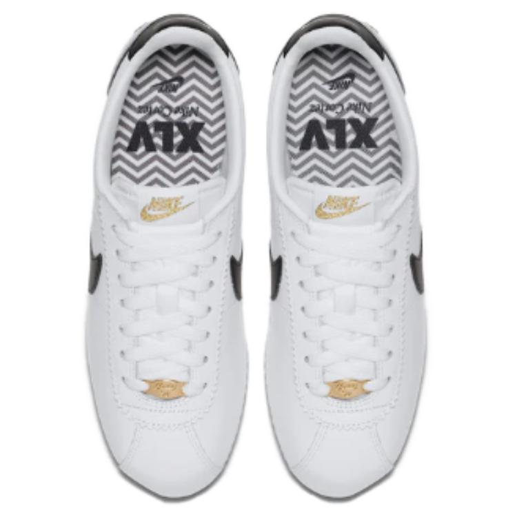 Shop (W) Nike Classic Cortez Premium XLV Zapatillas 903671-100