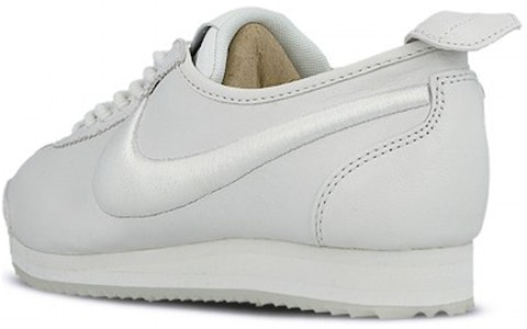 (W) Nike Cortez '72 Putih Polos 881205-100 Shop (W) Nike Cortez '72 Putih Polos 881205-100