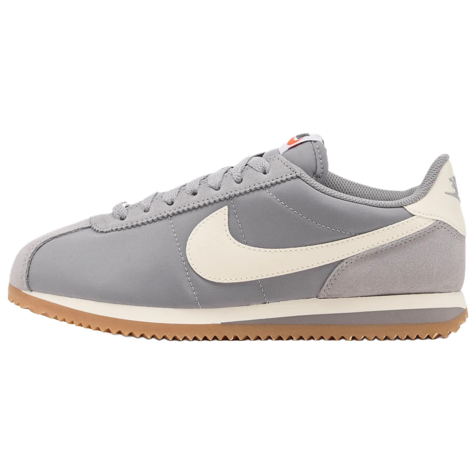 Buy (W) ナイキ コルテッツ テキスタイル セメントグレー ガム ライトブラウン 安全オレンジ セイル DZ2795-005