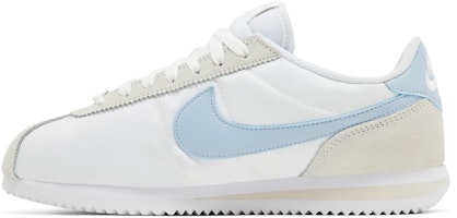 (W) Nike Cortez 'Putih Biru Amory Terang' DZ2795-100 Lookbook (W) Nike Cortez 'Putih Biru Amory Terang' DZ2795-100